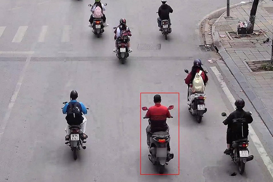 Camera AI ghi nhan ro tung hanh vi vi pham, tu vuot den do, khong doi mu bao hiem... Anh: Cuc CSGT