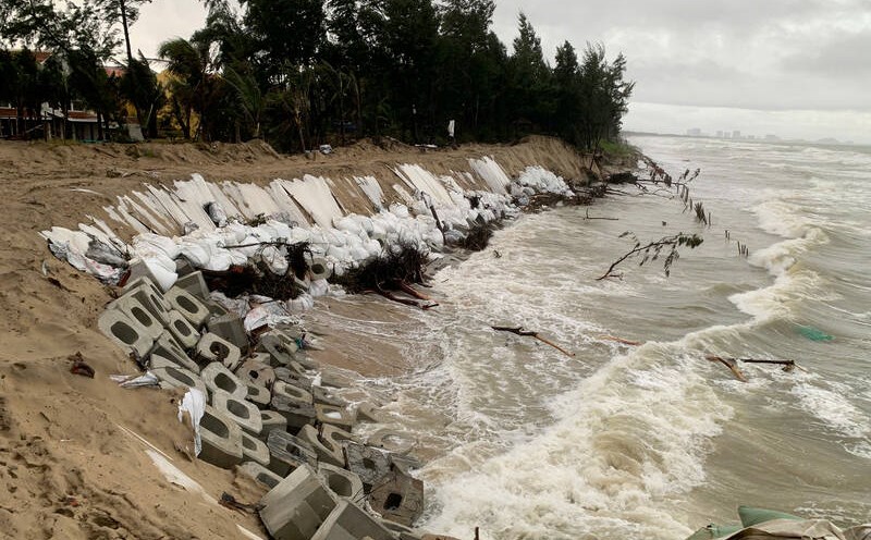 The coastal area of Tan Thanh block (Hoi An Tay ward, Da Nang) is dangerously eroding. Photo: Thanh Huyen