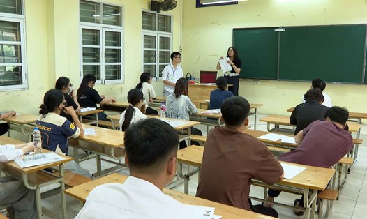 Học sinh trường tư có thể được hỗ trợ từ khoảng 1,3 - 1,9 triệu đồng/năm học. Ảnh: Thanh Hằng