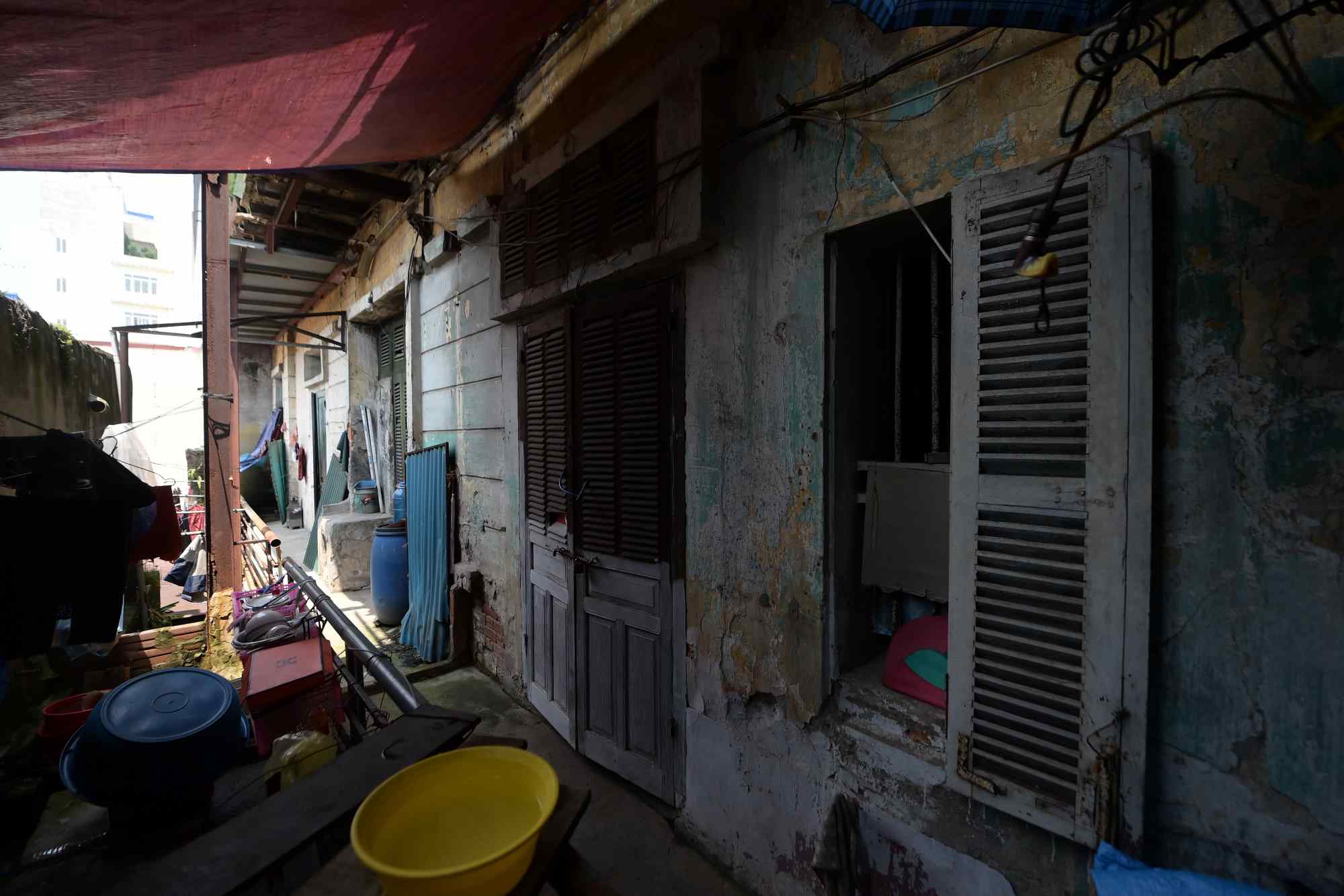 The apartment complex No. 207 currently has 19 households with 52 people living there. Photo: Nguyen Truong