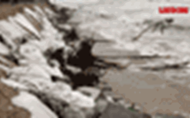 Waves are hitting the coast of Hoi An. Photo: Thanh Huyen