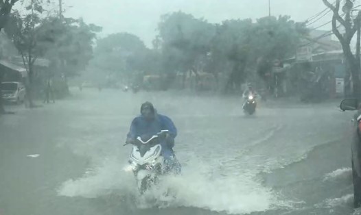 Đà Nẵng tiếp tục có mưa lớn, cảnh báo lũ quét và sạt lở đất. Ảnh: Trần Thi