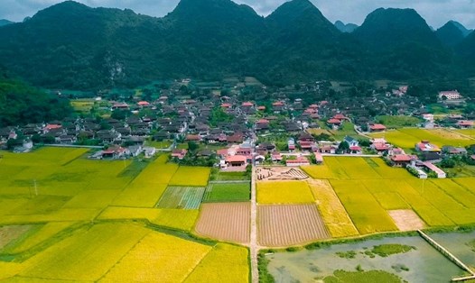 Bên trong làng du lịch tốt nhất thế giới có hàng trăm nhà sàn cổ ở Lạng Sơn.