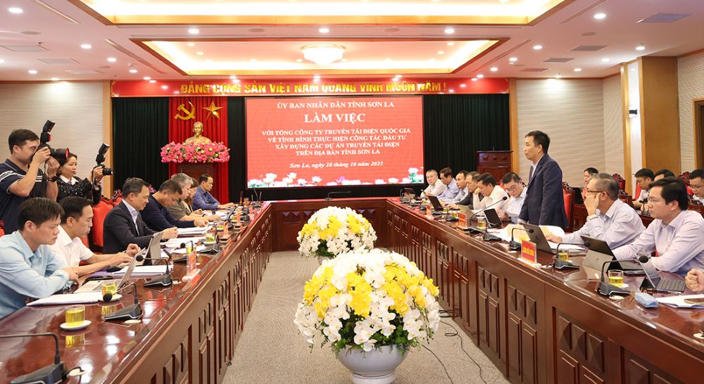 Buoi lam viec giua EVNNPT voi UBND tinh Son La vao chieu ngay 28/10/2025