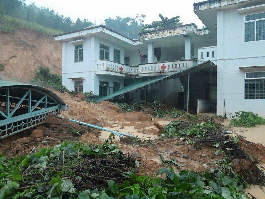 Sat lo vui lap nha xe cua Tram Y te xa Tra Xinh (cu). Anh: UBND xa Tay Tra