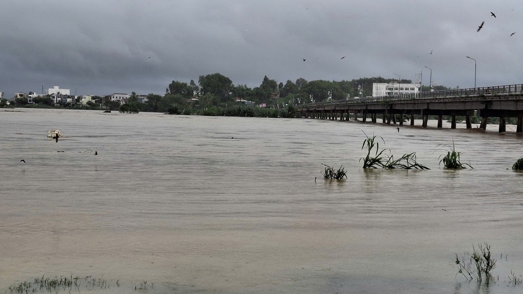Floodwaters on the Tra Khuc River, Quang Ngai Province are rising rapidly. Photo: Vien Nguyen