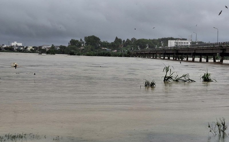 Floodwaters on the Tra Khuc River, Quang Ngai Province are rising rapidly. Photo: Vien Nguyen