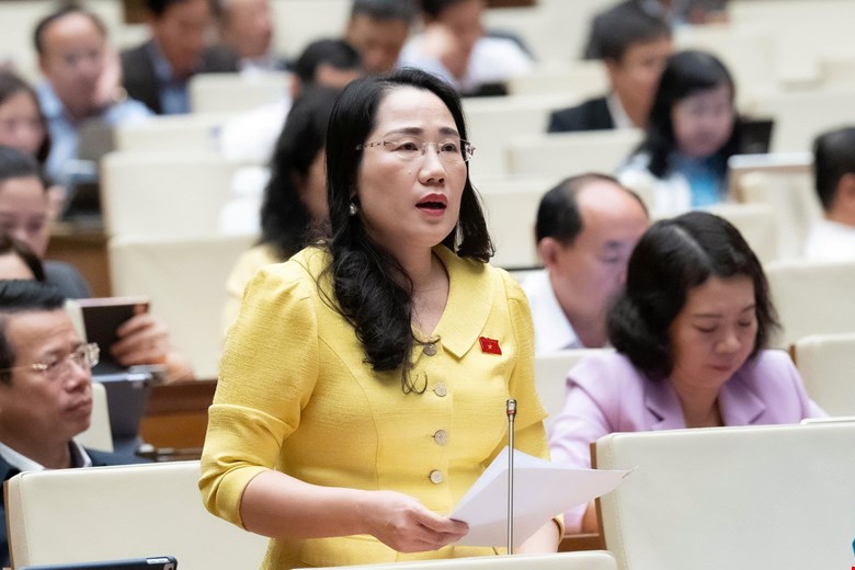 Dai bieu Nguyen Thi Thuy - Doan Dai bieu Quoc hoi tinh Thai Nguyen