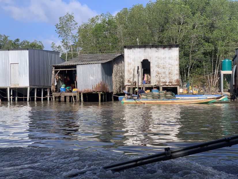 Dau tich con sot lai cua nhung ngoi nha tro cua hau ra song Cua Lon. Anh: Ky Lam