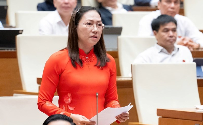 National Assembly delegate Nguyen Thi Yen Nhi suggested that the Government should have a key solution to the situation of online kidnapping. Photo: Quochoi.vn.