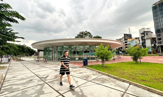 Phía trên ga ngầm Bến Thành thuộc tuyến Metro số 1.  Ảnh: Anh Tú