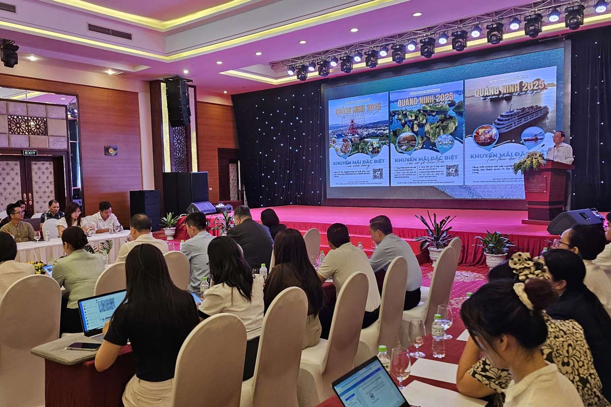 The Provincial Tourism Association held a conference to announce the Quang Ninh Tourism stimulus campaign in 2025. Photo: Doan Hung