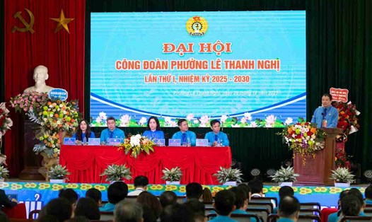 Ông Nguyễn Anh Tuân phát biểu tại Đại hội Công đoàn phường Lê Thanh Nghị. Ảnh: Mai Hương