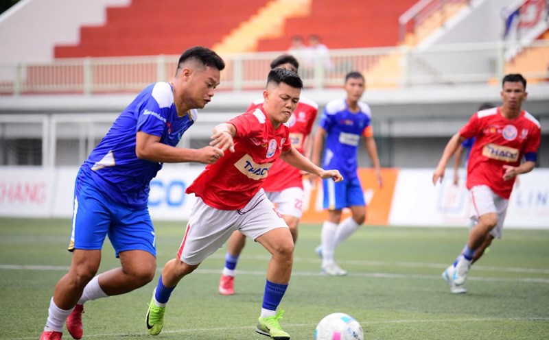 The final round of the 2025 Workers' and Civil Servants' Football Tournament brings together the 16 best teams after the qualifying round. Photo: Dinh Quang