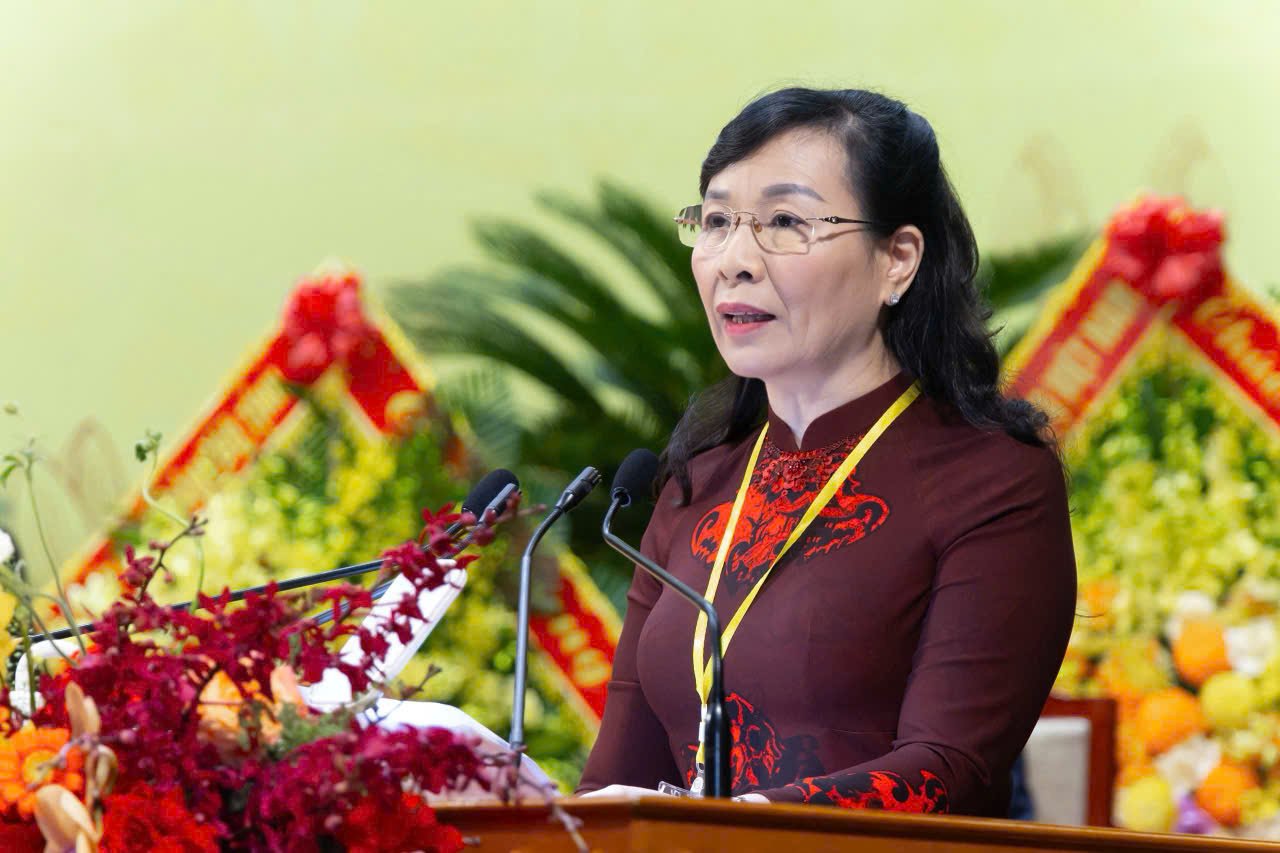 バクニン省ベトナム祖国戦線委員会委員長のグエン・ティ・ハ氏が議会の開会演説を行った。写真：大会組織委員会