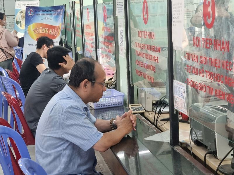 Employees receiving unemployment benefits are supported with training and vocational skills improvement. Photo: Nam Duong