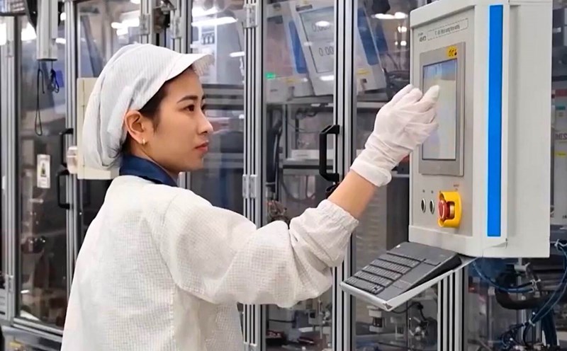 Expanding AI development space, creating resources for Vietnamese enterprises to only need one person