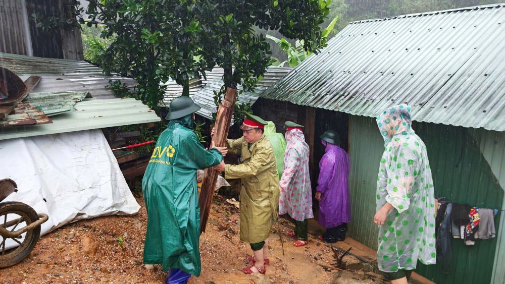 Floodwaters cut off the mountainous commune of Da Nang. Photo: Da Nang