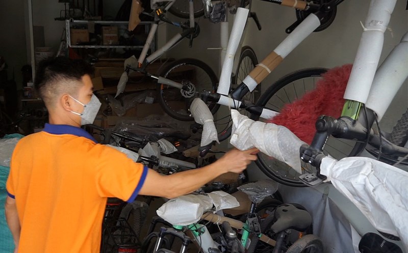 Shops are deserted, premises are sluggish along Ring Road 2.5