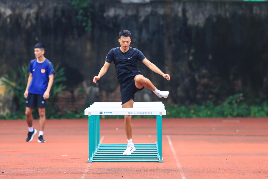 Hoang Thanh Giang va Nguyen Son tap luyen cuong do cao. Anh: Minh Dan