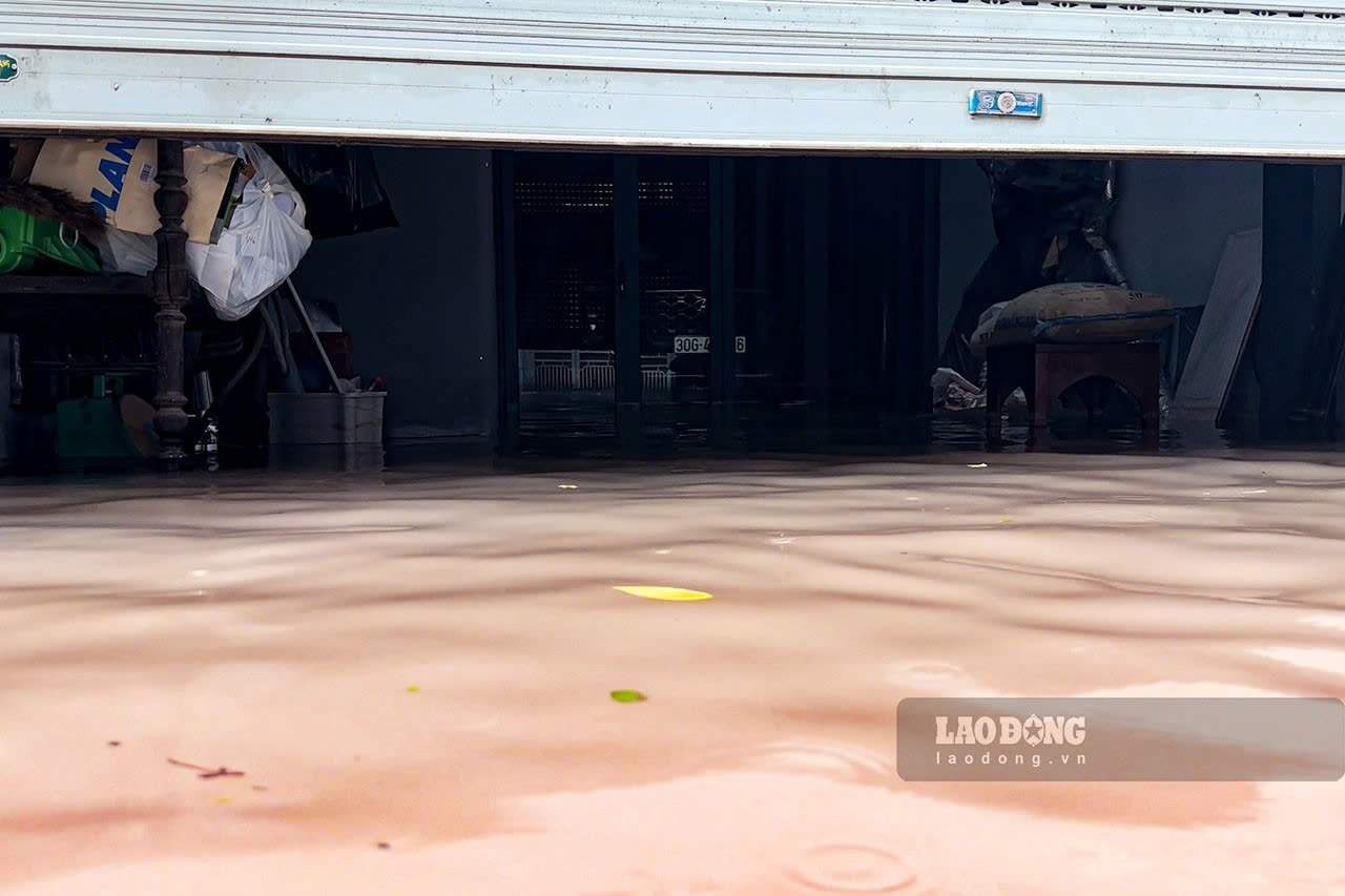 ハノイは都市部の投資家に対し、排水システムを含む技術インフラシステムの完成を求めている。写真: リン・トラン