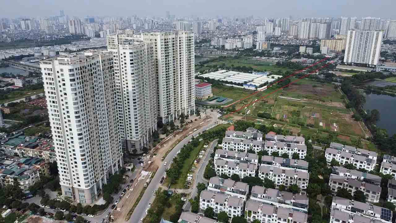 Doan qua khu nha o quan Hoang Mai hien dang duoc thi cong phan nen, trong khi doan con lai noi toi Vanh dai 2,5 chua duoc trien khai. Anh: Nguyen Tung.