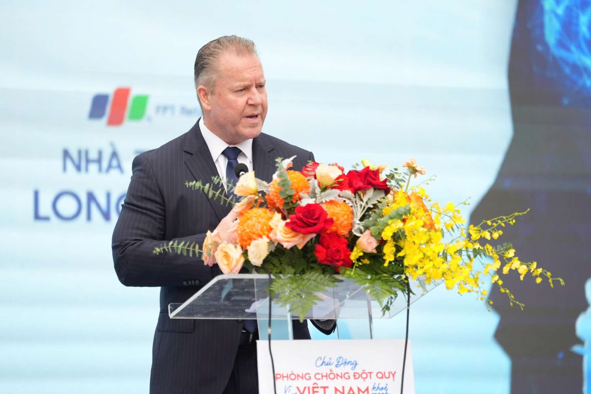 Ong James Alexander - Giam doc nhanh Duoc pham cam ket ho tro toi da ve mat chuyen mon va khoa hoc cho chuong trinh hop tac quoc gia. Anh: BTC