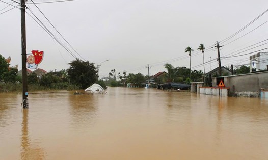 Lũ trên các sông ở Đà Nẵng đã vượt mốc lũ lịch sử năm 1964. Ảnh: Quang Hùng