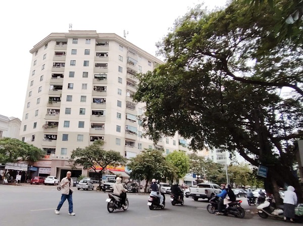 Many people are concerned about rising real estate prices. Photo: Xuyen Dong