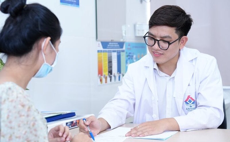 Doctor Dang Van Ha, Reproductive Support Center, An Viet General Hospital, advises on the current infertility situation. Photo: Hai Pham