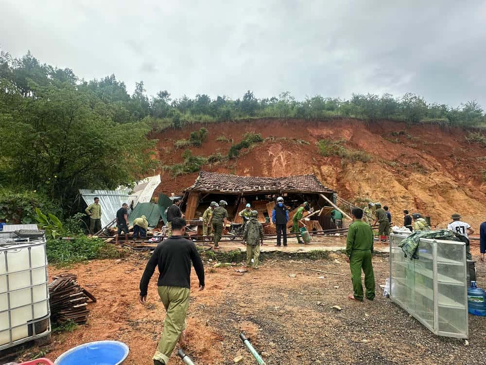 The landslide buried Mr. A Nien's house. Photo: Police