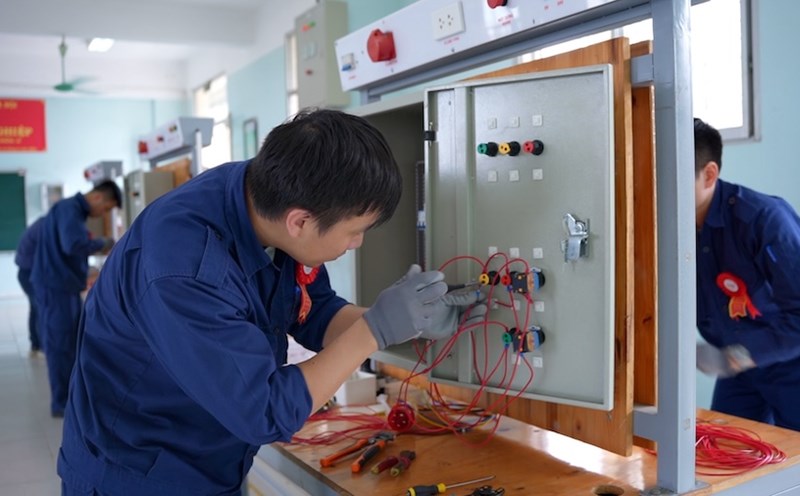 Reasons to study Industrial Electrical