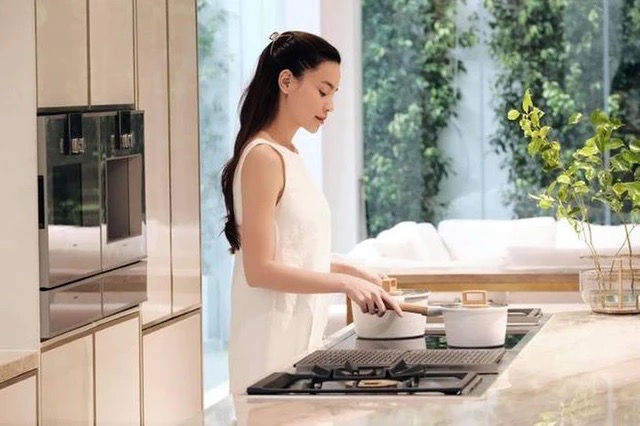 Ho Ngoc Ha song sung tuc trong can biet thu trieu do o TPHCM. Anh: Thanh Pham.