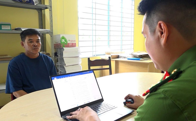 After a period of fleeing, wanted criminal Nguyen Thanh Sang was arrested. Photo: Dong Thap Provincial Police