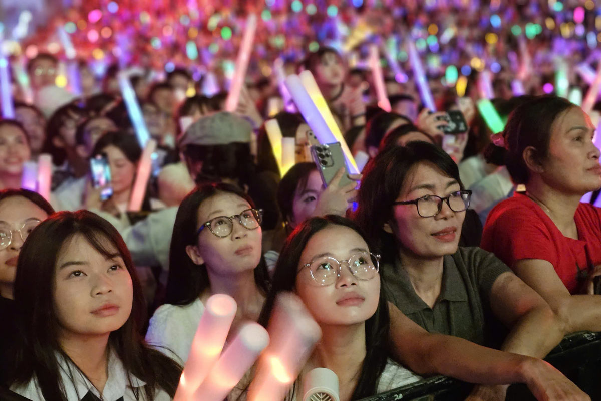 Chuong trinh thu hut khoang 30.000 khan gia. Anh: Doan Hung