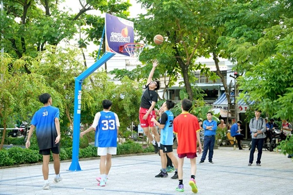 “Khong gian The thao Thanh nien” dem den khong gian tap luyen khang trang, dong bo cho cac ban thanh thieu nien. Anh: TCP Viet Nam