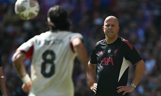 Arne Slot đang trải qua giai đoạn khó khăn bậc nhất cùng Liverpool.  Ảnh: AFP