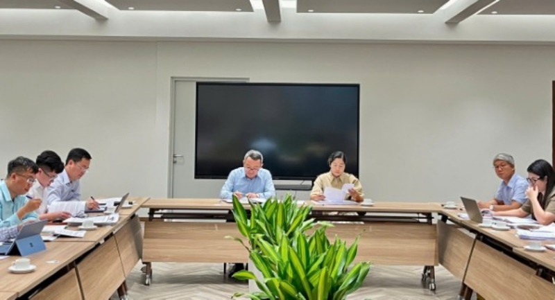 Cuộc họp thẩm định dự thảo Nghị định sửa đổi, bổ sung một số điều của Nghị định số 41/2018/NĐ-CP quy định xử phạt vi phạm hành chính trong lĩnh vực kế toán, kiểm toán độc lập. Ảnh: Bộ Tư pháp