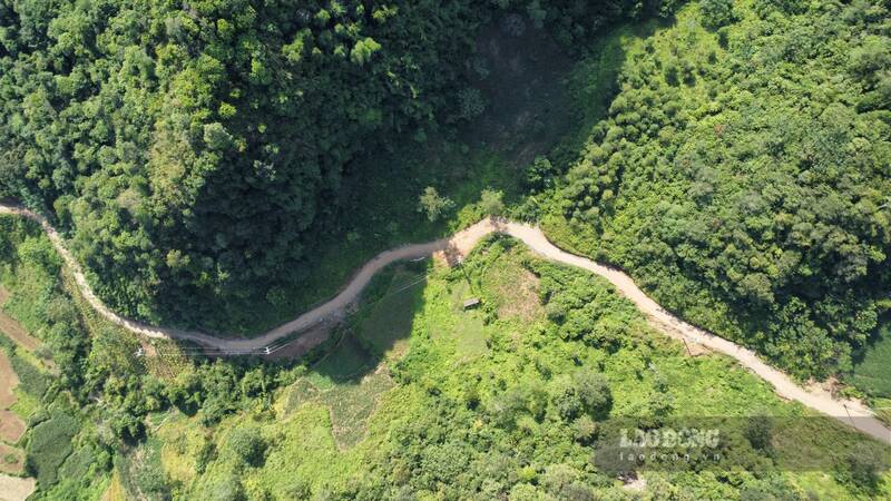 Cung duong dan vao khu xay dung cac cong trinh trai phep cua Cong ty TNHH Ngoc Linh. Anh: Nhom PV