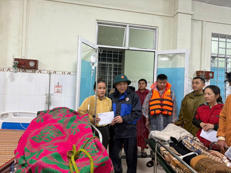 Nho no luc cua luc luong chuc nang, 3 nan nhan duoc chuyen vien kip thoi, them hy vong duoc cuu song. Anh: Truong An