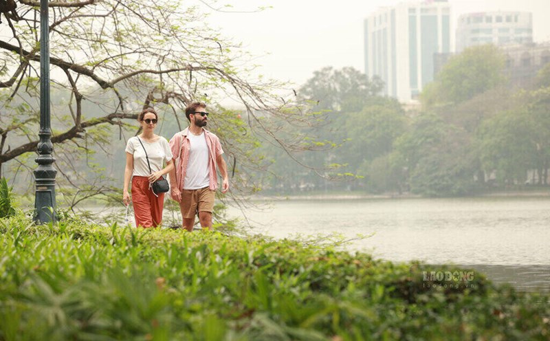 Hanoi weather forecast will change to thunderstorms, cloudy weather due to strong cold air from the afternoon of October 30. Photo: Hai Nguyen