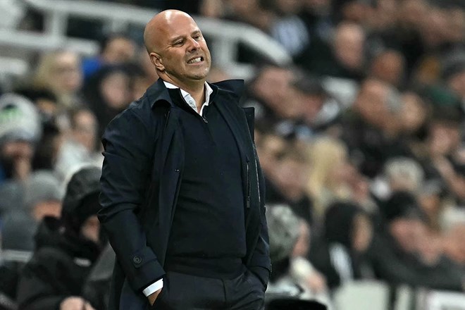 El Liverpool de Arne Slot sigue hundiendose en la crisis. Foto: AFP