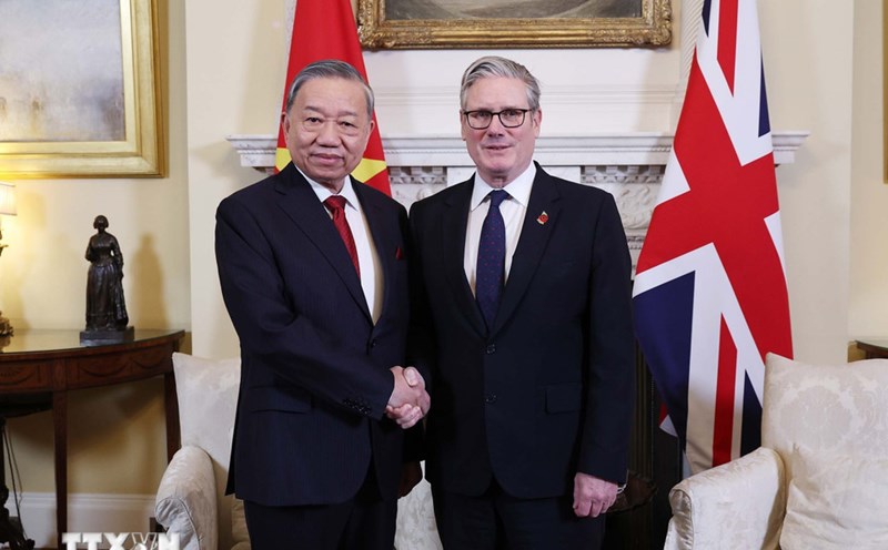 Prime Minister of the United Kingdom and Northern Ireland Keir Starmer and General Secretary To Lam. Photo: VNA
