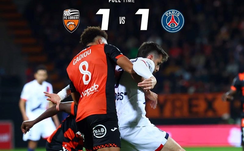 PSG (in white) missed the opportunity to increase the gap with the chasing teams in Ligue 1. Photo: PSG