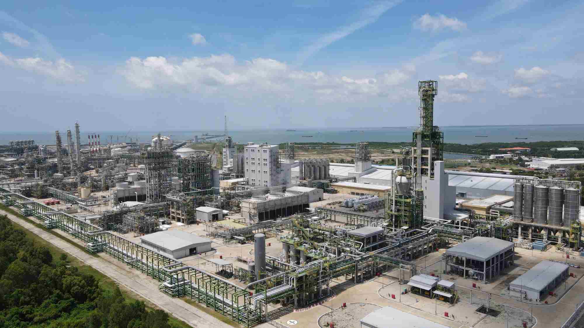 Un coin du projet petrochimique de Long Son avec un investissement total de plus de 5 5 milliards de dollars. Photo : Thanh An