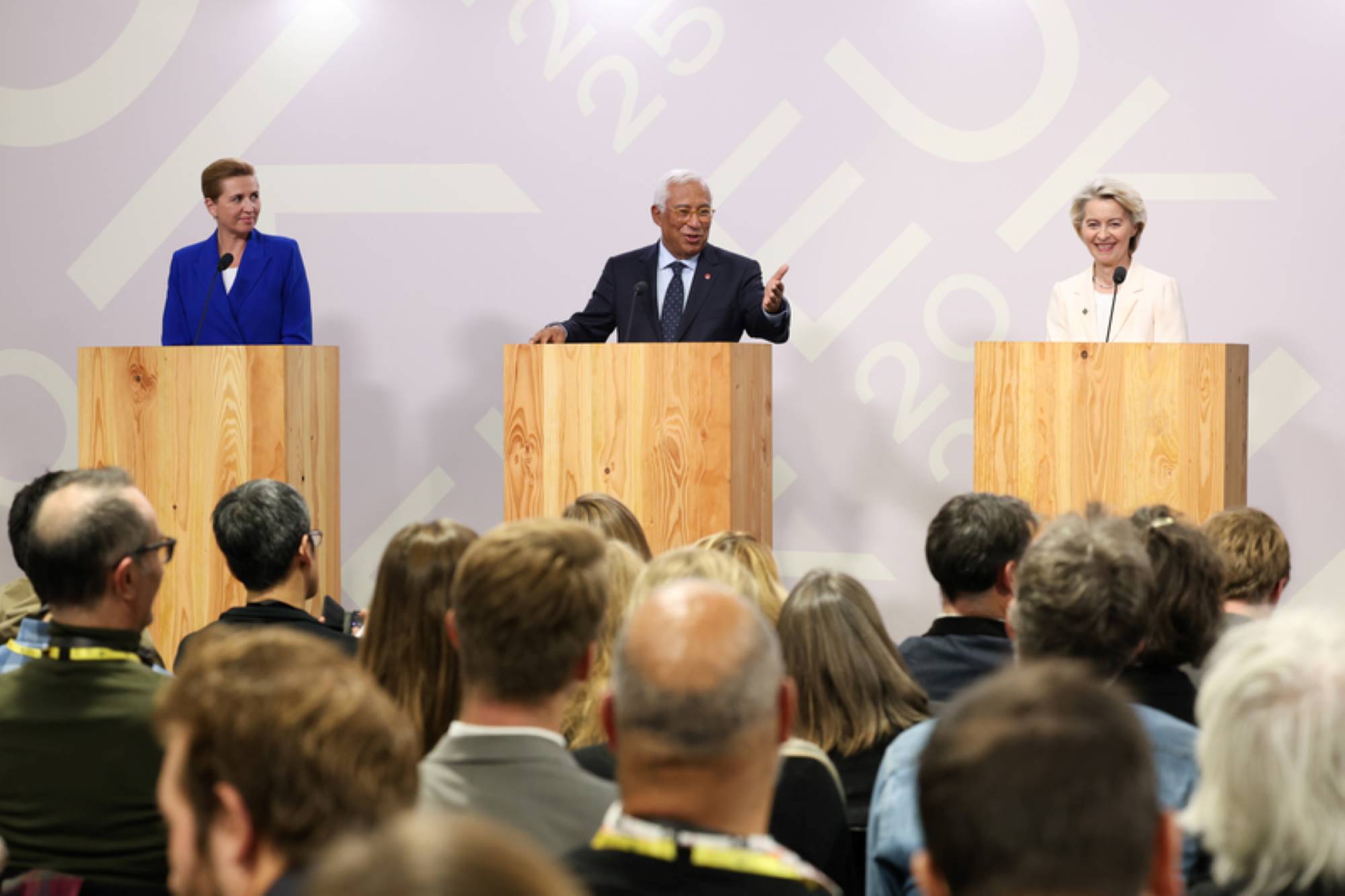 From left to right: Danish Prime Minister Mette Frederiksen, European Council President Antonio Costa and European Commission President Ursula von der Leyen at a press conference on October 1 in Copenhagen, Denmark. Photo: EU