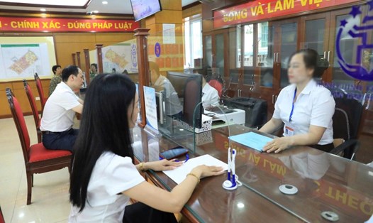 Theo Bộ Nội vụ, 100% địa phương đã bố trí đủ Chủ tịch, Phó Chủ tịch và các ủy viên UBND cấp tỉnh, cấp xã. Ảnh: Phạm Đông