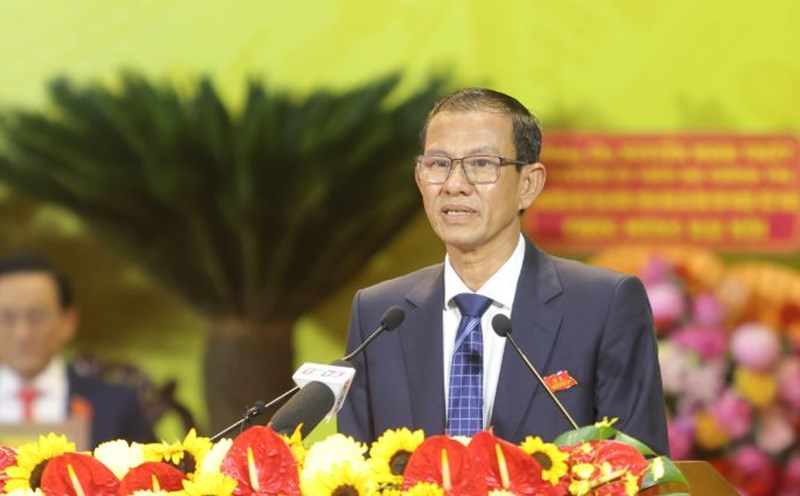 Mr. Dang Van Chinh, Permanent Vice Chairman of Vinh Long Provincial People's Committee, delivered a speech at the 1st Provincial Party Congress, term 2025-2030. Photo: Hoang Loc