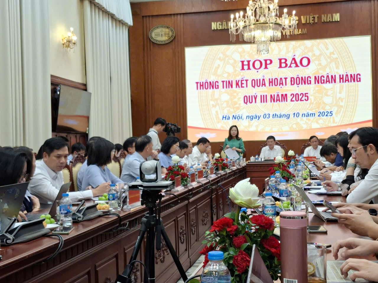 하투장 베트남 중앙은행(NHNN) 경제 부문 신용부 부국장은 부동산 신용 잔액이 400만 조 동 이상에 달한다고 밝혔습니다. 사진: 룩장