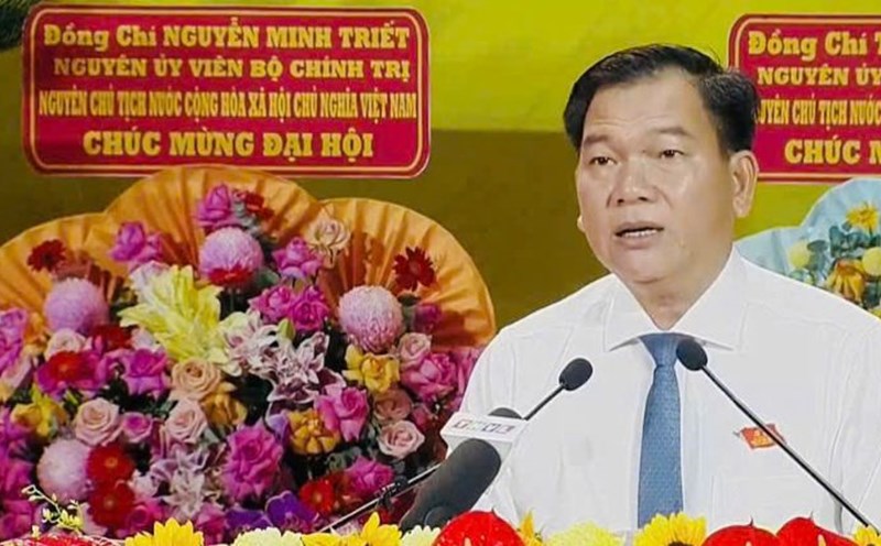 Mr. Duong Hoang Sum - Director of the Department of Culture, Sports and Tourism presented a speech at the 1st Vinh Long Provincial Party Congress, term 2025-2030. Photo: Hoang Loc
